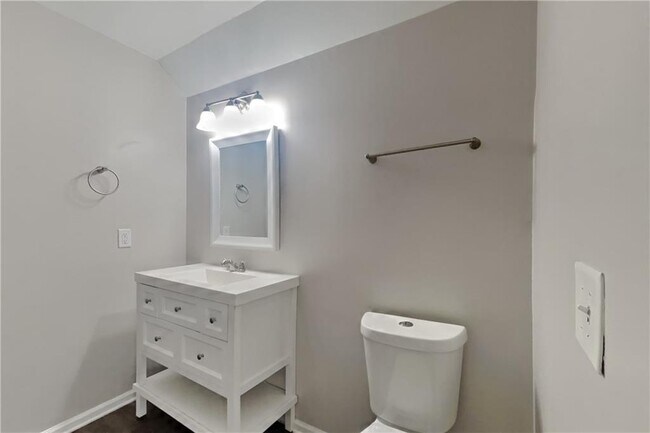 Building Photo - 704 Kirkwood Cir
