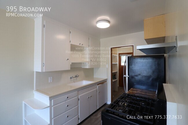 Building Photo - 395 Broadway-