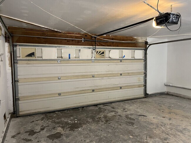 Building Photo - 3 BR 2 BA in Lake Elsinore $2395/month