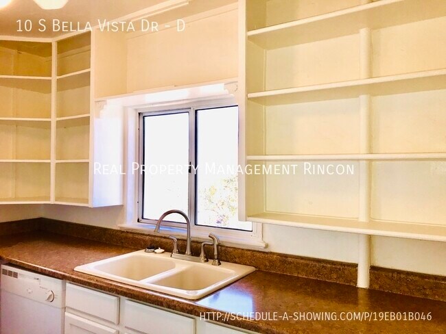 Building Photo - 10 S Bella Vista Dr