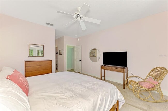 Building Photo - 5253 Avenida Del Mare