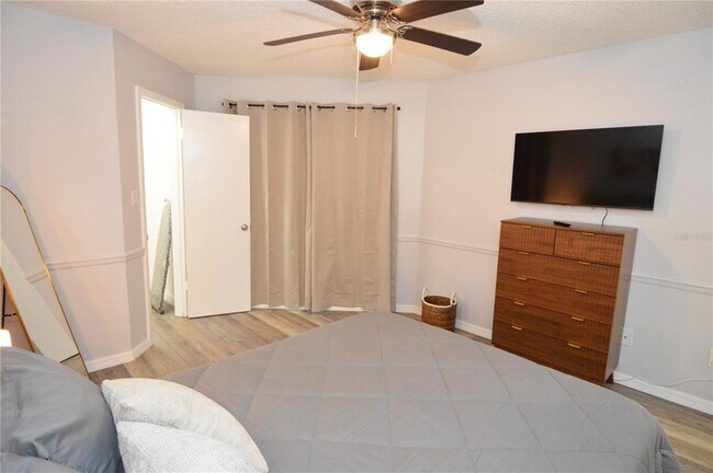 Building Photo - 8754 Mallard Reserve Dr
