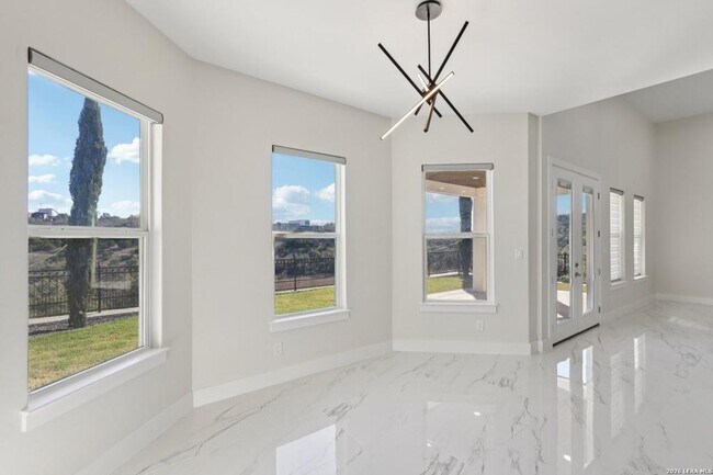 Building Photo - 10014 Ivory Canyon