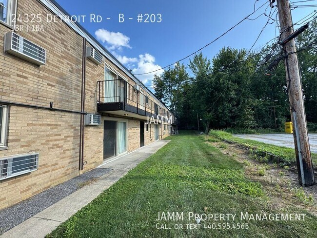 Building Photo - 24325 Detroit Rd