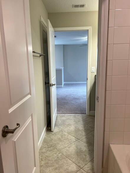 Building Photo - 923 Terra Vista St