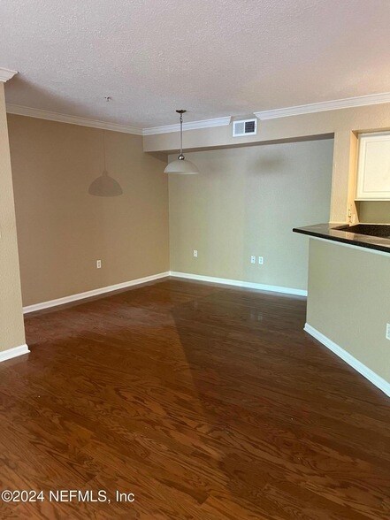 Building Photo - 505 Boardwalk Dr
