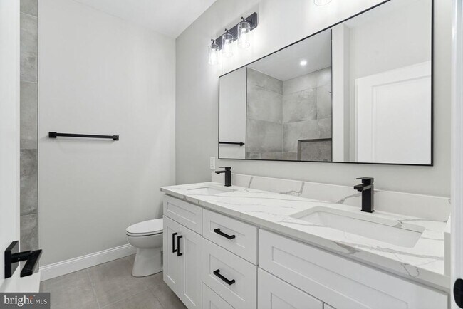 Building Photo - 48 Evergreen Ln