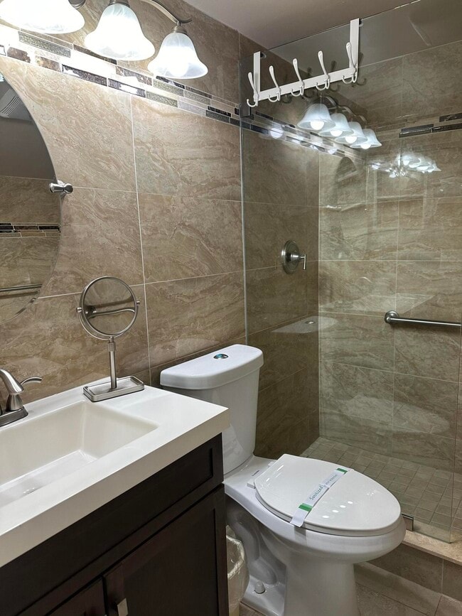 Building Photo - 51 Tilford C