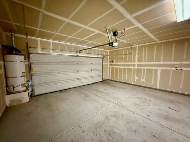 Building Photo - 1762 Bolton Ave