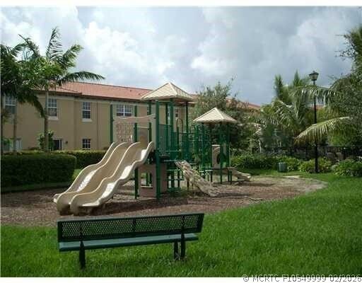 Building Photo - 6903 Julia Gardens Dr