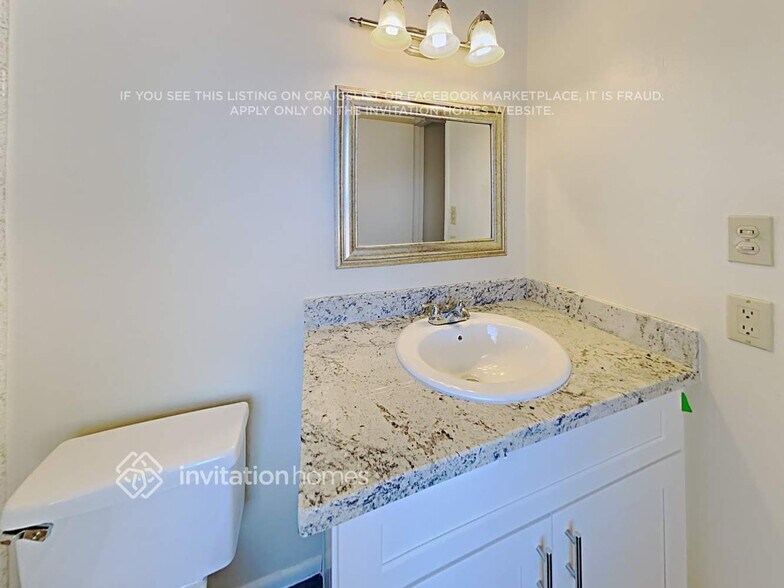 Building Photo - 17845 N 43rd St