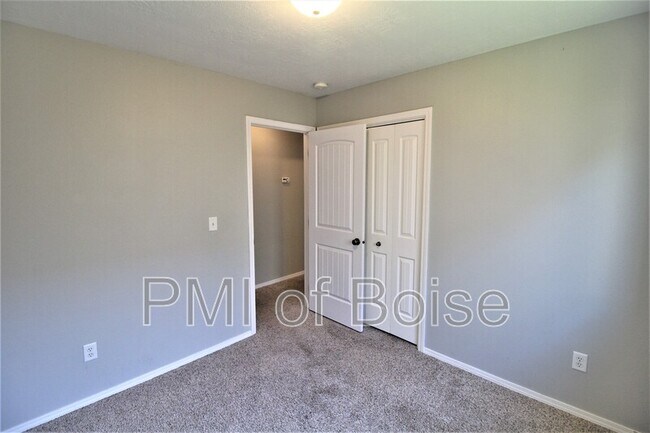 Building Photo - 306 Pietra Way