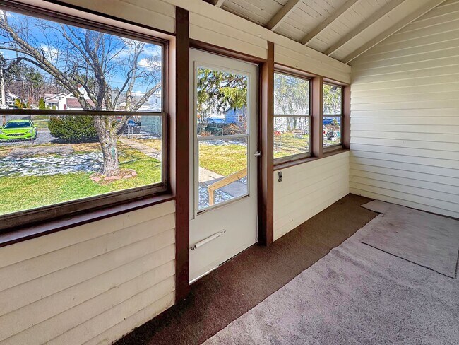 Building Photo - 2636-2638  W. 4th St.