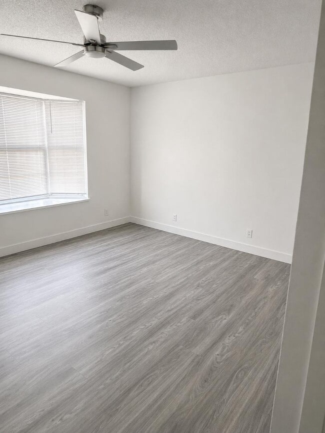 Building Photo - 870 Flagstone Way
