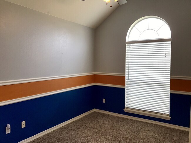 Building Photo - Beautiful home in Golden Meadows