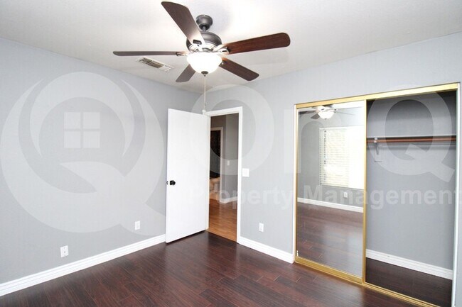 Building Photo - 808 N Sailors Way