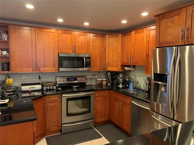 Building Photo - 3328 Quail Close