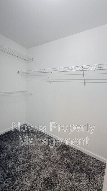 Building Photo - 3395 Woodlake Ln