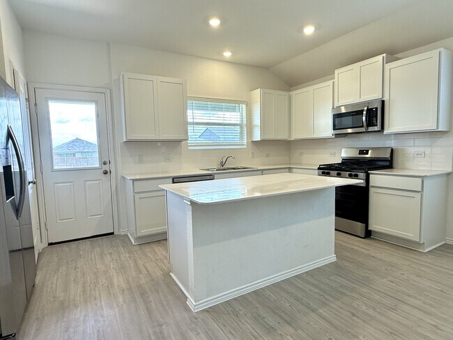 Building Photo - 273 Sormonne Lp