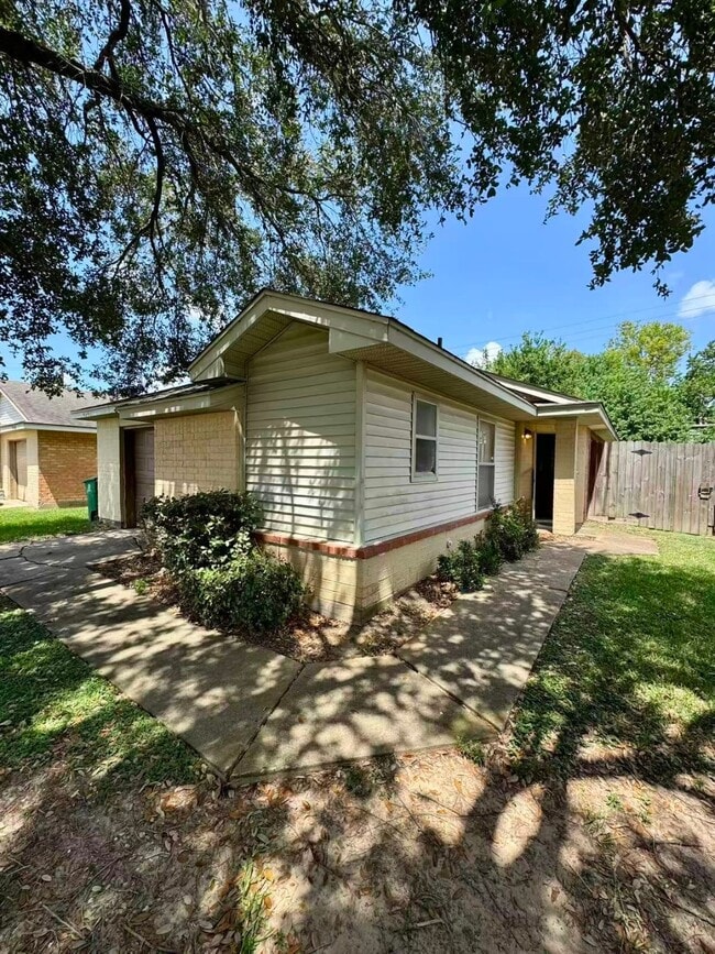 Building Photo - 4646 Callery Creek Dr