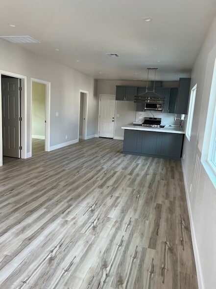 Building Photo - 316 Linden St