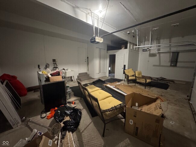 Building Photo - 7435 Sycamore Run Dr