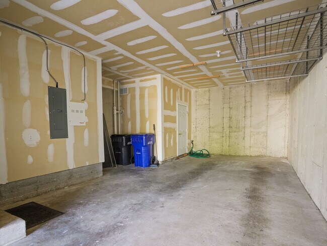 Building Photo - 16 Warrington Round