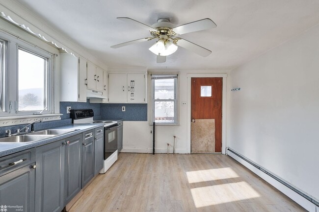 Building Photo - 50 W Catawissa St