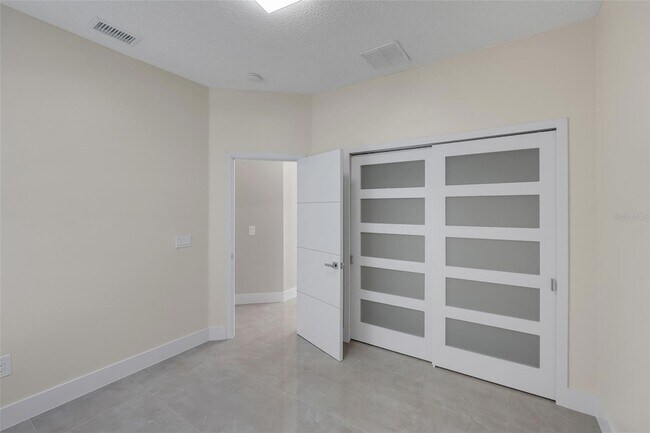 Building Photo - 1420 Sun Meadow Dr