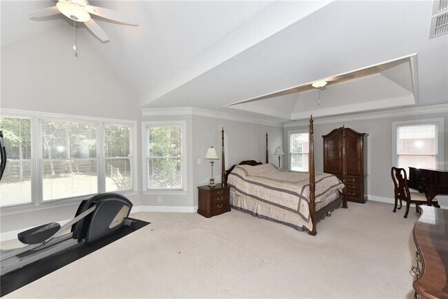 Building Photo - 735 Apsley Way