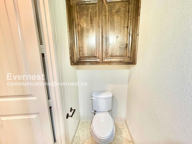 Building Photo - 4417 Villa Dr