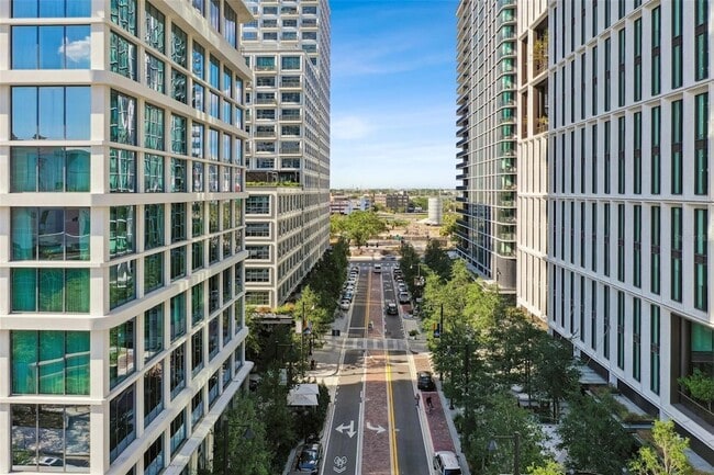 Building Photo - 318 E Patterson St