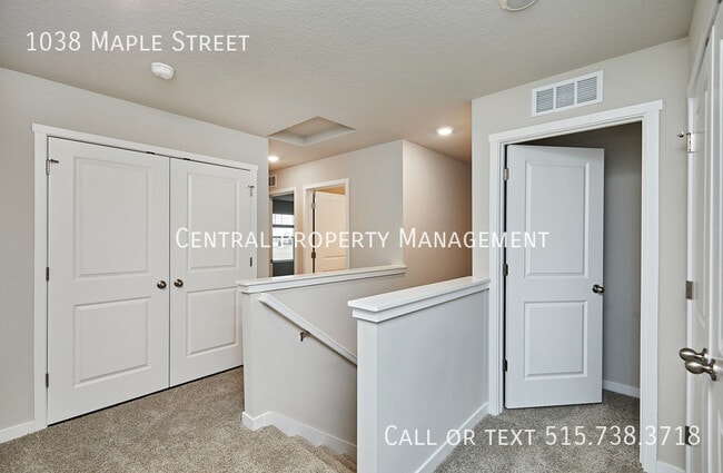 Building Photo - 1038 Maple St