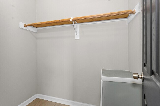 Building Photo - 15225 Woodforest Blvd