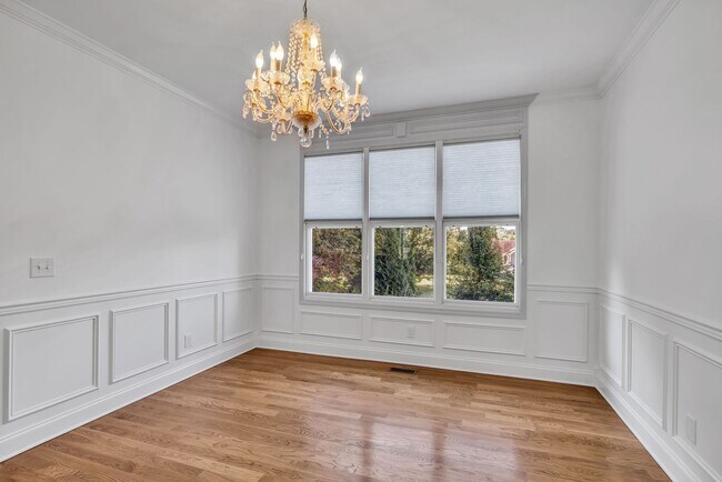 Building Photo - Stunning rental home on a premium lot in s...