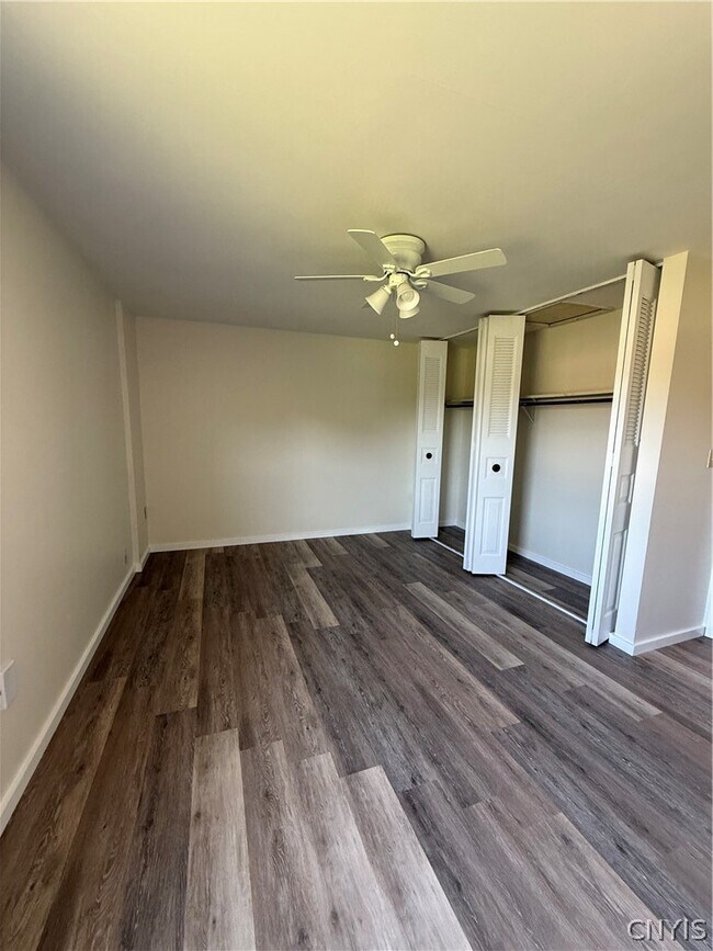 Building Photo - 5448 Tourmaline Dr