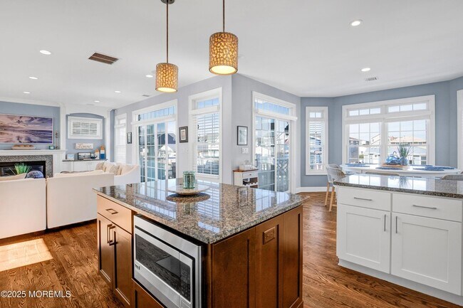 Building Photo - 206 N Lagoon Rd