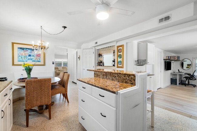 Building Photo - 321 Forsyth St