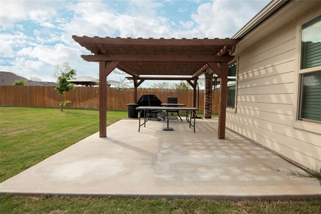 Building Photo - 106 Reagor Dr