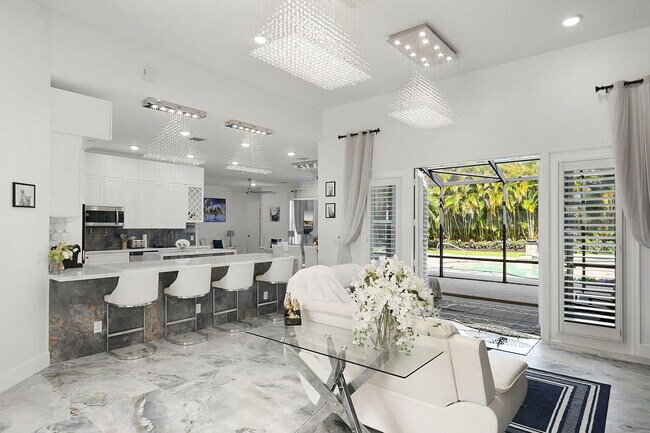 Building Photo - 15700 Carrera Ln