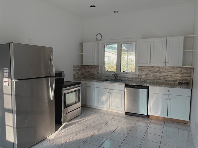 Primary Photo - 180 Jenkins Rd
