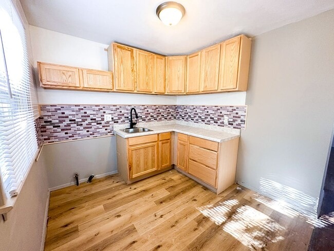 Building Photo - 8415 E 34th St