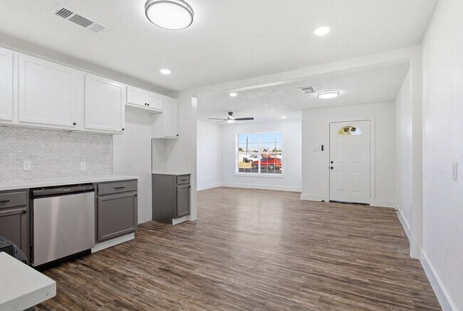 Building Photo - 1213 Patton Dr