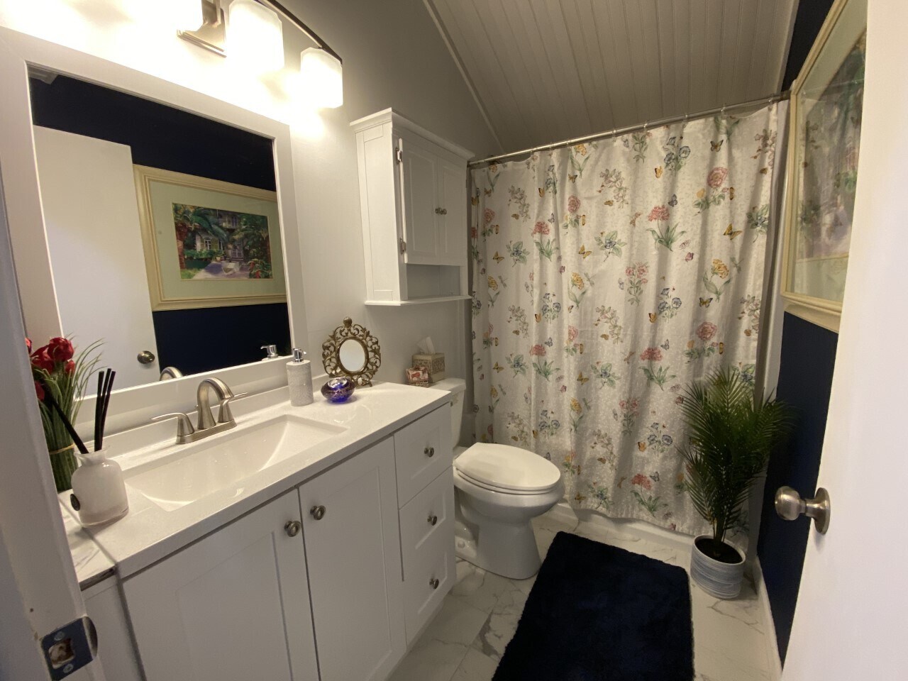 Full Bath Upstairs - 4 Staunton Ct