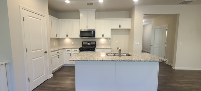 Building Photo - Stunning 3-Bed, 3.5-Bath Townhome in Prime...