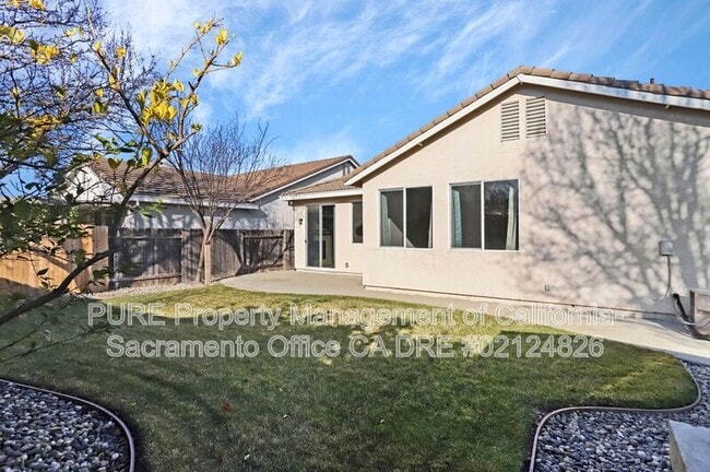 Building Photo - 1518 Sandmark Dr