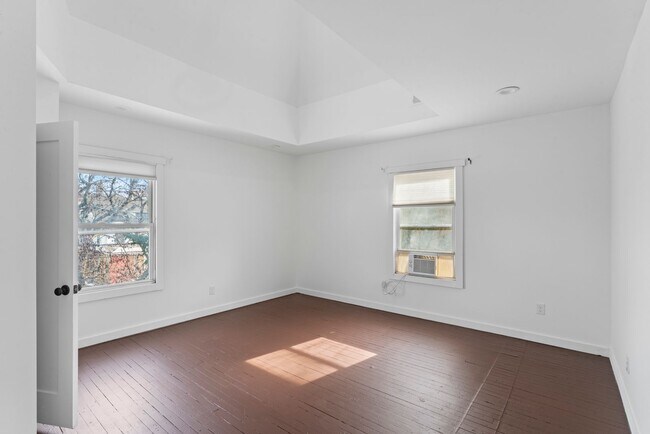 Building Photo - Historic Charm Meets Modern Living – Spacious 6-Bedroom in Prime KC Location! $3900.00