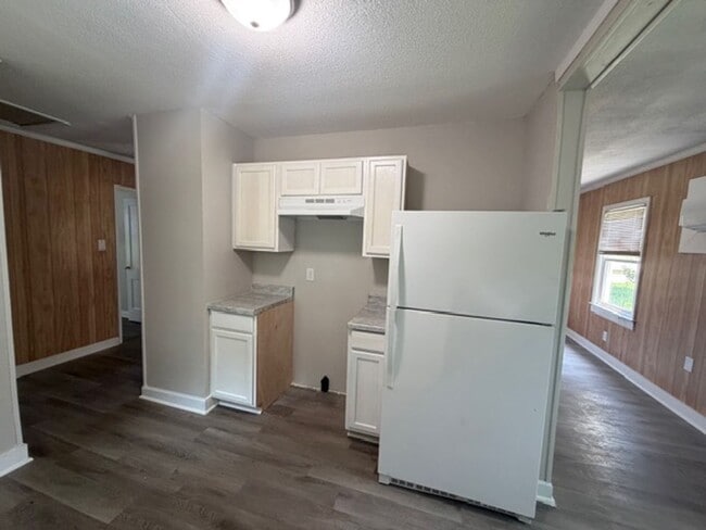 Building Photo - 609 Marcella Dr