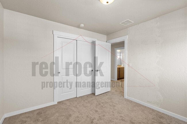 Building Photo - 1228 N Tschirley Rd