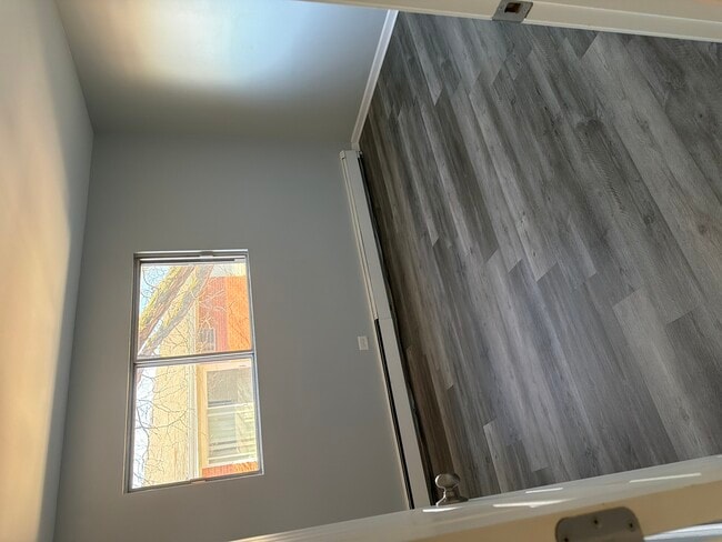 Building Photo - 110 W 66th St